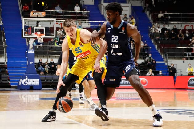 Basketball, EuroLeague, Zenit St. Petersburg - ALBA Berlin Zenit St Petersburg V ALBA Berlin - Turkish Airlines EuroLeague Alex Poythress (R) of Zenit and Ben Lammers of ALBA Berlin in action during the EuroLeague Basketball match between Zenit St. Petersburg and ALBA Berlin on November 17, 2021 at Sibur Arena in Saint Petersburg, Russia. Saint Petersburg Russia  Copyright: xMikexKireevx kireev-notitle211117_npbPH
