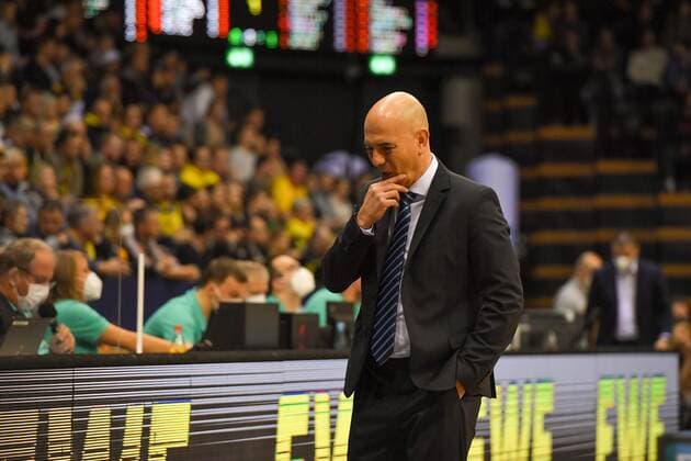 GER, Basketball,BCL, EWE Baskets Oldenburg vs Hereda San Pablo Burgos 17 11 2021, EWE Arena, Oldenburg, GER, BCL, EWE Baskets Oldenburg vs Hereda San Pablo Burgos, in picture Joan PENARROYA Hereda San Pablo Burgos Trainer Entrenador Haedcoach nordphotoxRojahn nph00310