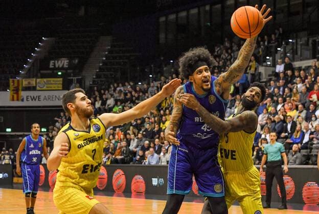 GER, Basketball,BCL, EWE Baskets Oldenburg vs Hereda San Pablo Burgos 17 11 2021, EWE Arena, Oldenburg, GER, BCL, EWE Baskets Oldenburg vs Hereda San Pablo Burgos, in picture Julian GAMBLE Hereda San Pablo Burgos 45 Sebastian HERRERA EWE Baskets Oldenburg 7 Cameron CLARK EWE Baskets Oldenburg 15 nordphotoxRojahn nph00310