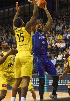 GER, Basketball,BCL, EWE Baskets Oldenburg vs Hereda San Pablo Burgos 17 11 2021, EWE Arena, Oldenburg, GER, BCL, EWE Baskets Oldenburg vs Hereda San Pablo Burgos, in picture Julian GAMBLE Hereda San Pablo Burgos 45 Cameron CLARK EWE Baskets Oldenburg 15 nordphotoxRojahn nph00310