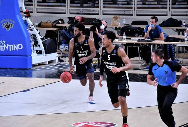 Desonta Bradford and Cameron Reynolds (Dolomiti Energi Trento) during Dolomite Energia Trentino vs Slask Wroclaw, Basketball EuroCup Championship in Trento, Italy, November 17 2021  Copyright: xLorenaxBonapacex xIPAx xx 0