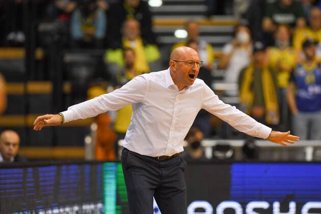 GER, Basketball,BCL, EWE Baskets Oldenburg vs Hereda San Pablo Burgos 17 11 2021, EWE Arena, Oldenburg, GER, BCL, EWE Baskets Oldenburg vs Hereda San Pablo Burgos, in picture Mladen DRIJENCIC EWE Baskets Oldenburg Head Coach Trainer nordphotoxRojahn nph00310