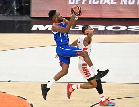 Basketball, Euroleague, Anadolu Efes Istanbul - Olympiacos Piräus Rodrigue Beaubois of Anadolu Efes Istanbul and Tyler Dorsey (2) of Olympiacos during the Turkish Airlines Euroleague match between Anadolu Efes Istanbul and Olympiacos at Sinan Erdem Arena in Istanbul , Turkey on November 17 , 2021. 