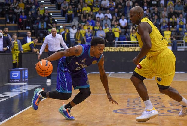 GER, Basketball,BCL, EWE Baskets Oldenburg vs Hereda San Pablo Burgos 17 11 2021, EWE Arena, Oldenburg, GER, BCL, EWE Baskets Oldenburg vs Hereda San Pablo Burgos, in picture Tyrus McGEE Hereda San Pablo Burgos 25 Rickey PAULDING EWE Baskets Oldenburg 23 nordphotoxRojahn nph00310