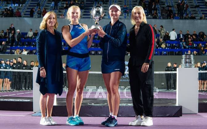 Mandatory Credit: Photo by Rob Prange Shutterstock (12596816ae) Barbora Krejcikova of the Czech Republic & Katerina Siniakova of the Czech Republic pose with the champions trophy after the doubles final of the 2021 Akron WTA, Tennis Damen Finals Guadalajara WTA tennis tournament Akron WTA Finals, Day 8, Tennis, Panamerican Tennis Center Guadalajara, Mexico - 17 Nov 2021 Akron WTA Finals, Day 8, Tennis, Panamerican Tennis Center Guadalajara, Mexico - 17 Nov 2021  Copyright: xRobxPrange Shutterstockx 12596816ae