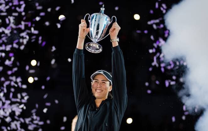 Mandatory Credit: Photo by Rob Prange Shutterstock (12596816av) Garbine Muguruza of Spain with the champions trophy after winning the final of the 2021 Akron WTA, Tennis Damen Finals Guadalajara WTA tennis tournament Akron WTA Finals, Day 8, Tennis, Panamerican Tennis Center Guadalajara, Mexico - 17 Nov 2021 Akron WTA Finals, Day 8, Tennis, Panamerican Tennis Center Guadalajara, Mexico - 17 Nov 2021  Copyright: xRobxPrange Shutterstockx 12596816av