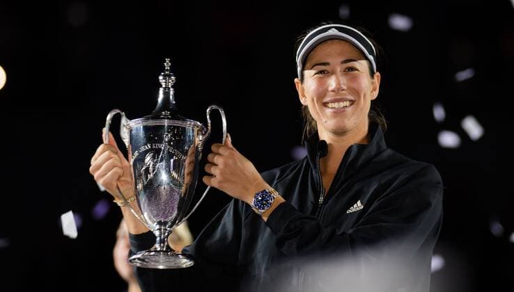 Mandatory Credit: Photo by Rob Prange Shutterstock (12596816aq) Garbine Muguruza of Spain with the champions trophy after winning the final of the 2021 Akron WTA, Tennis Damen Finals Guadalajara WTA tennis tournament Akron WTA Finals, Day 8, Tennis, Panamerican Tennis Center Guadalajara, Mexico - 17 Nov 2021 Akron WTA Finals, Day 8, Tennis, Panamerican Tennis Center Guadalajara, Mexico - 17 Nov 2021  Copyright: xRobxPrange Shutterstockx 12596816aq