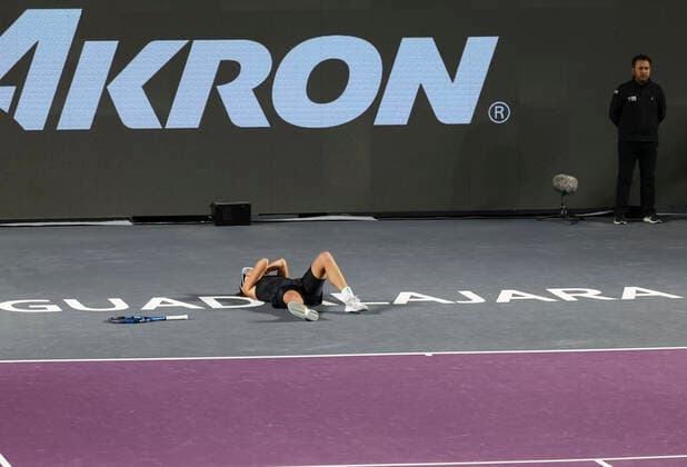 (211118) -- GUADALAJARA, Nov. 18, 2021 -- Spain s Garbine Muguruza celebrates after winning the women s singles final between Spain s Garbine Muguruza and Estonia s Anett Kontaveit at the AKRON WTA, Tennis Damen Finals in Guadalajara, Mexico, on Nov. 17, 2021. (Photo by Jorge Reyes Xinhua) (SP)MEXICO-GUADALAJARA-TENNIS-WTA FINALS-SINGLES XinxYuewei 