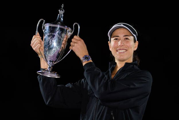 November 17, 2021, GUADALAJARA, MEXICO: Garbine Muguruza of Spain with the champions trophy after winning the final of the 2021 Akron WTA, Tennis Damen Finals Guadalajara WTA tennis tournament against Anett Kontaveit of Estonia GUADALAJARA MEXICO - ZUMAa181 20211117_zaa_a181_087 Copyright: xRobxPrangex