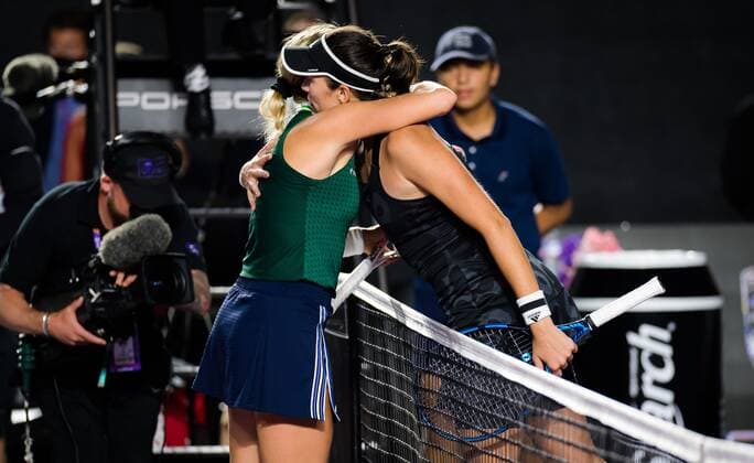 Mandatory Credit: Photo by Rob Prange Shutterstock (12596816cp) Garbine Muguruza of Spain & Anett Kontaveit of Estonia at the net after the final of the 2021 Akron WTA, Tennis Damen Finals Guadalajara WTA tennis tournament Akron WTA Finals, Day 8, Tennis, Panamerican Tennis Center Guadalajara, Mexico - 17 Nov 2021 Akron WTA Finals, Day 8, Tennis, Panamerican Tennis Center Guadalajara, Mexico - 17 Nov 2021  Copyright: xRobxPrange Shutterstockx 12596816cp