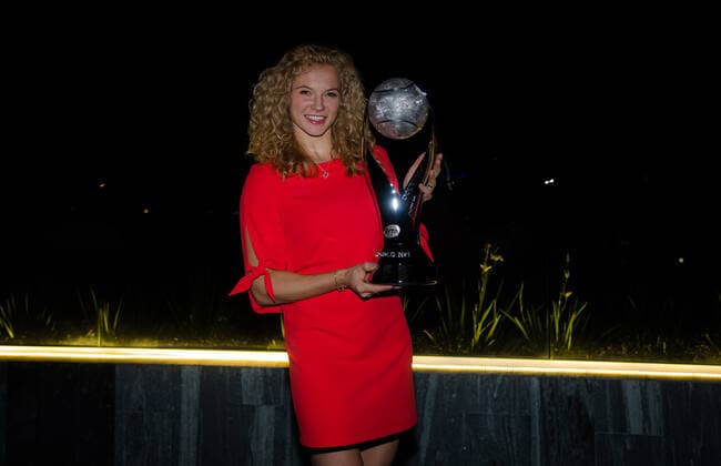 Mandatory Credit: Photo by Rob Prange Shutterstock (12608195b) Katerina Siniakova of the Czech Republic poses with the doubles World No.1 trophy after the final of the 2021 Akron WTA, Tennis Damen Finals Guadalajara WTA tennis tournament 2021 Akron WTA Finals Guadalajara Wednesday Final - 18 Nov 2021 2021 Akron WTA Finals Guadalajara Wednesday Final - 18 Nov 2021  Copyright: xRobxPrange Shutterstockx 12608195b