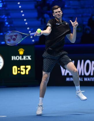 November 18, 2021, Turin, Italy: Hubert Hurkacz of Poland in action during his match against Alexander Zverev of Germany at the ATP, Tennis Herren Finals in Turin, Italy, 18 November 2021. ANSA ALESSANDRO DI MARCO ATP Finals in Turin  - ZUMAa110 20211118_zaf_a110_042 Copyright: xAlessandroxDixMarcox