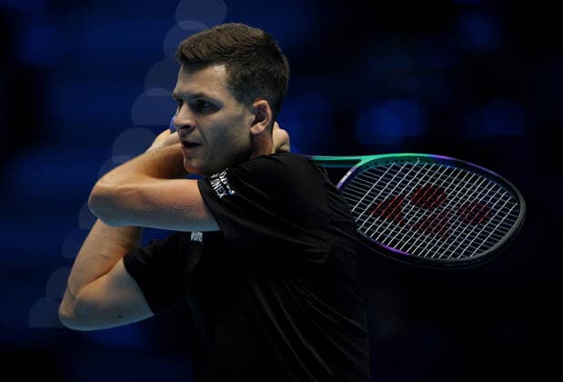 Mandatory Credit: Photo by Ella Ling Shutterstock (12604977af) Hubert Hurkacz of Poland in action Nitto ATP, Tennis Herren World Tour Finals, Day 5, Tennis, Pala Alpitour, Turin, Italy - 18 Nov 2021 Nitto ATP World Tour Finals, Day 5, Tennis, Pala Alpitour, Turin, Italy - 18 Nov 2021 Copyright: xEllaxLing Shutterstockx 12604977af