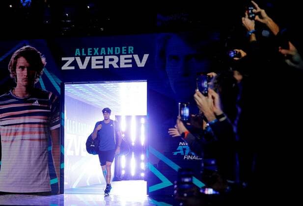 Mandatory Credit: Photo by Ella Ling Shutterstock (12604977a) Alexander Zverev of Germany walks onto court Nitto ATP, Tennis Herren World Tour Finals, Day 5, Tennis, Pala Alpitour, Turin, Italy - 18 Nov 2021 Nitto ATP World Tour Finals, Day 5, Tennis, Pala Alpitour, Turin, Italy - 18 Nov 2021 Copyright: xEllaxLing Shutterstockx 12604977a