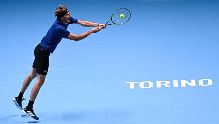 Italy Tennis ATP, Tennis Herren Finals Zverev - Hurkacz 6698969 18.11.2021 Germany s Alexander Zverev returns a shot during the group stage singles tennis match of the ATP Finals against Poland s Hubert Hurkacz at the Pala Alpitour venue in Turin, Italy. Alexey Filippov Sputnik Turin Italy  Copyright: xAlexeyxFilippovx
