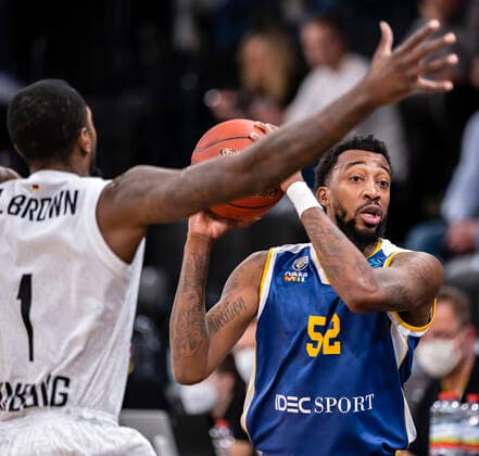 Zach Brown Towers , Jordan Mcrae Boulogne 7Days Eurocup, basketball, 2021 2022 season, 05 matchday 16 11 21, Hamburg, Hamburg Towers vs Boulogne Metropolitans 92, Â