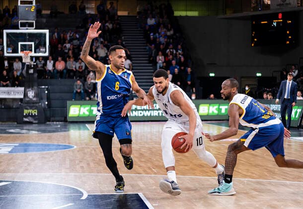 David Michineau Boulogne , Ray Michael McCallum Jr Towers , Will Cummings Boulogne 7Days Eurocup, Basketball, 2021 2022 season, 05 match day 16 11 21, Hamburg, Hamburg Towers vs Boulogne Metropolitans 92, Â