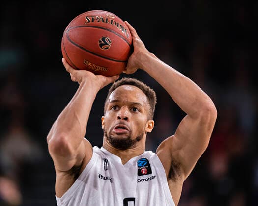 Jaylon Brown Towers at free throw 7Days Eurocup, basketball, 2021 2022 season, 05 matchday 16 11 21, Hamburg, Hamburg Towers vs Boulogne Metropolitans 92, Â