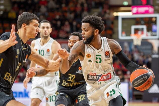 Vladimir Lucic 11 FC Bayern , Daryl Macon 5 Panathinaikos Athens , FC Bayern Basketball vs Panathinaikos Athens, Euroleague, 18 11 2021 Muenchen Bayern Germany Copyright: xkolbert-press UlrichxGamelx