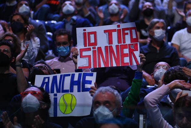 Photo Marco Alpozzi LaPresse November 18, 2021 Turin (Italy) Tennis Nitto ATP, Tennis Herren Finals - men s singles - Round Robin Daniil Medvedev Vs Jannik Sinner In the pic: supporters  Copyright: xMarcoxAlpozzi LaPressex