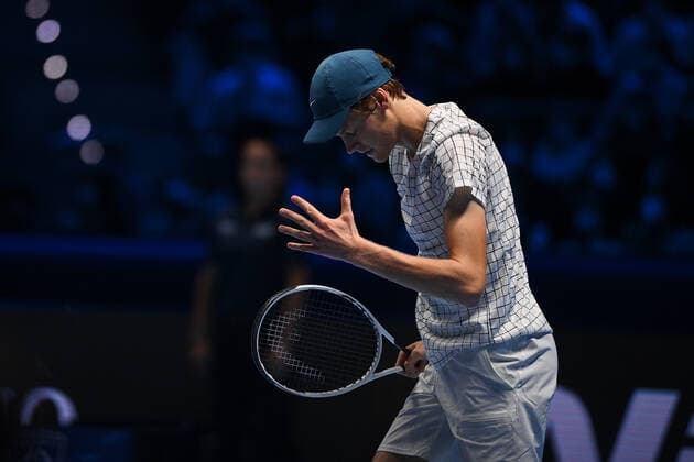 Photo Marco Alpozzi LaPresse November 18, 2021 Turin (Italy) Tennis Nitto ATP, Tennis Herren Finals - men s singles - Round Robin Daniil Medvedev Vs Jannik Sinner In the pic: Jannik Sinner (Italy) disappointment  Copyright: xMarcoxAlpozzi LaPressex