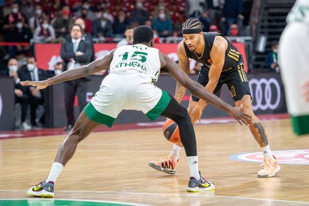 Okaro White 15 Panathinaikos Athens , Nick Weiler Babb 0 FC Bayern , FC Bayern Basketball vs Panathinaikos Athens, Euroleague, 18 11 2021 Muenchen Bayern Germany Copyright: xkolbert-press UlrichxGamelx