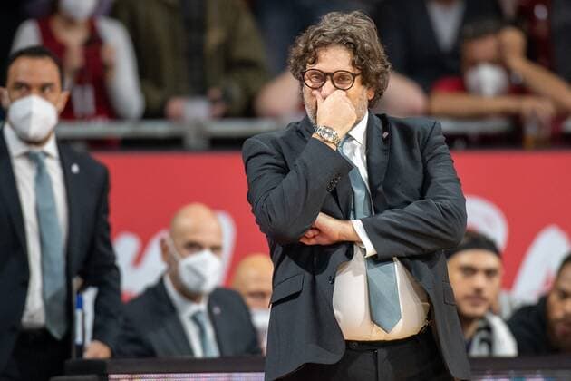 Head Coach Andrea Trinchieri FC Bayern pensive, FC Bayern Basketball vs Panathinaikos Athens, Euroleague, 18 11 2021 Munich Bavaria Germany Copyright: xkolbert-press UlrichxGamelx