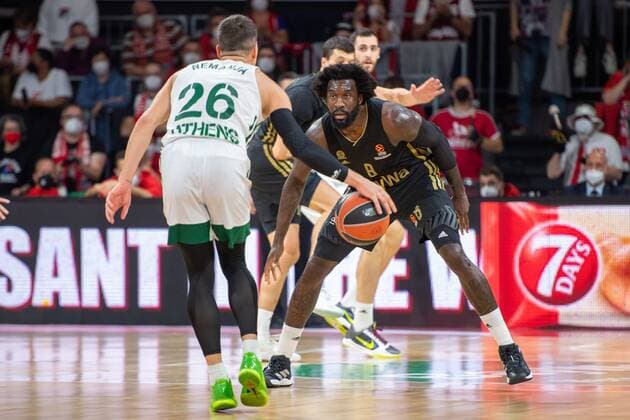 Nemanja Nedovic 26 Panathinaikos Athens , Othello Hunter 8 FC Bayern , FC Bayern Basketball vs Panathinaikos Athens, Euroleague, 18 11 2021 Muenchen Bayern Germany Copyright: xkolbert-press UlrichxGamelx