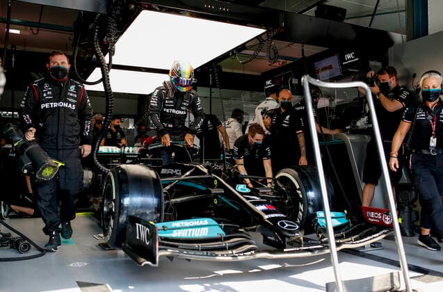 44 Lewis Hamilton GBR, Mercedes AMG Petronas F1 Team , F1 Grand Prix of Qatar at Losail International Circuit on November 19, 2021 in Doha, Qatar Photo by HOCH ZWEI Doha Qatar