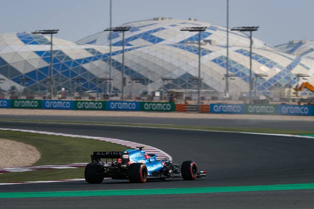 OCON Esteban (fra), Alpine F1 A521, action during the Formula 1 Ooredoo Qatar Grand Prix 2021, 20th round of the 2021 FIA Formula One World Championship, WM, Weltmeisterschaft from November 19 to 21, 2021 on the Losail International Circuit, in Lusail, Qatar - F1 - QATAR GRAND PRIX 2021 DPPI Panoramic  20211119_GOODEN_FGO05317