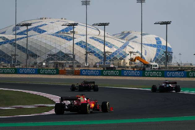 16 LECLERC Charles (mco), Scuderia Ferrari SF21, action during the Formula 1 Ooredoo Qatar Grand Prix 2021, 20th round of the 2021 FIA Formula One World Championship, WM, Weltmeisterschaft from November 19 to 21, 2021 on the Losail International Circuit, in Lusail, Qatar - F1 - QATAR GRAND PRIX 2021 DPPI Panoramic  20211119_GOODEN_FGO05412