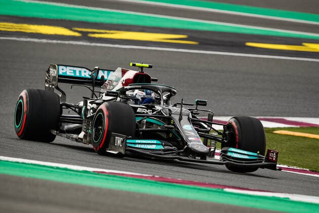 77 BOTTAS Valtteri (fin), Mercedes AMG F1 GP W12 E Performance, action during the Formula 1 Ooredoo Qatar Grand Prix 2021, 20th round of the 2021 FIA Formula One World Championship, WM, Weltmeisterschaft from November 19 to 21, 2021 on the Losail International Circuit, in Lusail, Qatar - F1 - QATAR GRAND PRIX 2021 DPPI Panoramic  20211119_GOODEN_FG0D5974