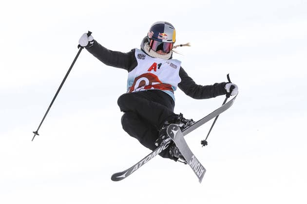 Sport Themen der Woche KW46 Sport Bilder des Tages FREESTYLE SKIING - FIS WC Slopestyle Stubai NEUSTIFT,AUSTRIA,19.NOV.21 - FREE SKI, FREESTYLE SKIING - FIS Freeski Slopestyle World Cup, qualification, ladies. Image shows Tess Ledeux (FRA).  GEPAxpictures xPatrickxSteiner