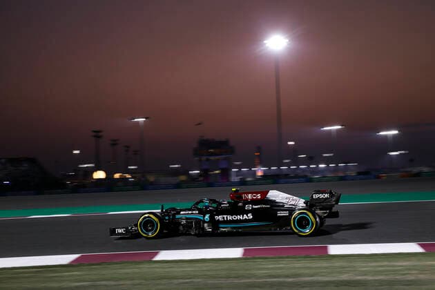 77 Valtteri Bottas FIN, Mercedes AMG Petronas F1 Team , F1 Grand Prix of Qatar at Losail International Circuit on November 19, 2021 in Doha, Qatar Photo by HOCH ZWEI Doha Qatar