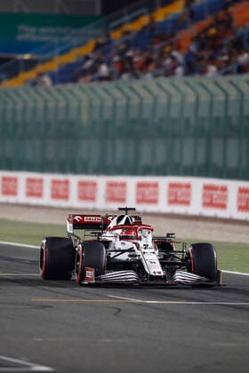 07 RAIKKONEN Kimi (fin), Alfa Romeo Racing ORLEN C41, action during the Formula 1 Ooredoo Qatar Grand Prix 2021, 20th round of the 2021 FIA Formula One World Championship, WM, Weltmeisterschaft from November 19 to 21, 2021 on the Losail International Circuit, in Lusail, Qatar - F1 - QATAR GRAND PRIX 2021 DPPI Panoramic  00121041__B2_3201