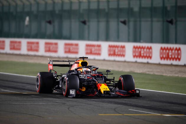 33 VERSTAPPEN Max (nld), Red Bull Racing Honda RB16B, action during the Formula 1 Ooredoo Qatar Grand Prix 2021, 20th round of the 2021 FIA Formula One World Championship, WM, Weltmeisterschaft from November 19 to 21, 2021 on the Losail International Circuit, in Lusail, Qatar - F1 - QATAR GRAND PRIX 2021 DPPI Panoramic  00121041__B2_3231