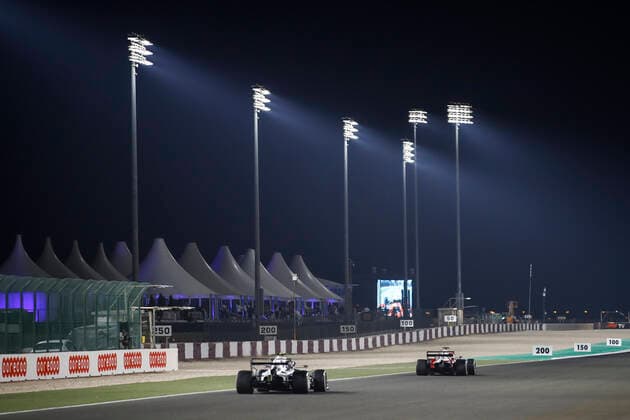 07 RAIKKONEN Kimi (fin), Alfa Romeo Racing ORLEN C41, action during the Formula 1 Ooredoo Qatar Grand Prix 2021, 20th round of the 2021 FIA Formula One World Championship, WM, Weltmeisterschaft from November 19 to 21, 2021 on the Losail International Circuit, in Lusail, Qatar - F1 - QATAR GRAND PRIX 2021 DPPI Panoramic  00121041__B3_0022