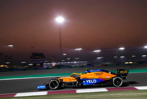 04 NORRIS Lando (gbr), McLaren MCL35M, action during the Formula 1 Ooredoo Qatar Grand Prix 2021, 20th round of the 2021 FIA Formula One World Championship, WM, Weltmeisterschaft from November 19 to 21, 2021 on the Losail International Circuit, in Lusail, Qatar - F1 - QATAR GRAND PRIX 2021 DPPI Panoramic  F12021GP20QAT_JK231052