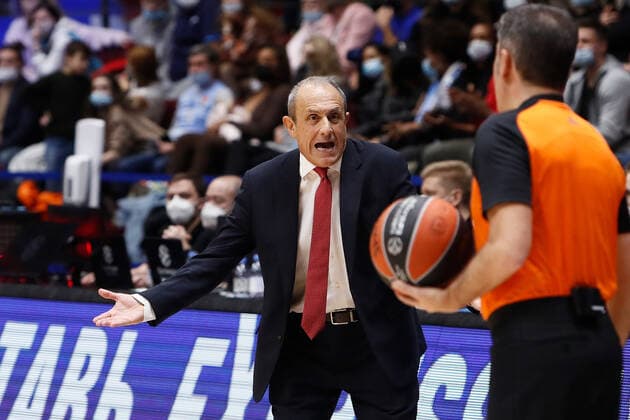 Zenit St Petersburg V AX Armani Exchange Milan - Turkish Airlines EuroLeague AX Armani Exchange Milan head coach Ettore Messina (C) reacts during the EuroLeague Basketball match between Zenit St. Petersburg and AX Armani Exchange Milan on November 19, 2021 at Sibur Arena in Saint Petersburg, Russia. Saint Petersburg Russia  Copyright: xMikexKireevx kireev-notitle211119_npX4F