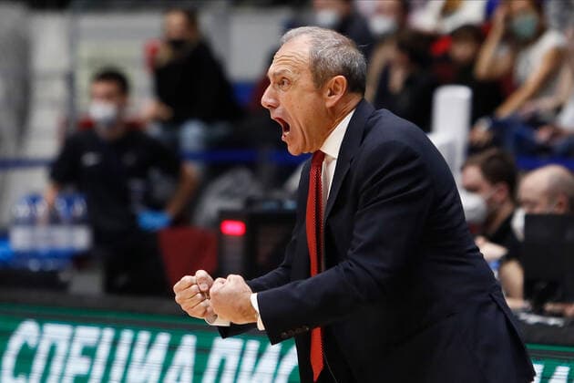 Zenit St Petersburg V AX Armani Exchange Milan - Turkish Airlines EuroLeague AX Armani Exchange Milan head coach Ettore Messina reacts during the EuroLeague Basketball match between Zenit St. Petersburg and AX Armani Exchange Milan on November 19, 2021 at Sibur Arena in Saint Petersburg, Russia. Saint Petersburg Russia  Copyright: xMikexKireevx kireev-notitle211119_npL7F