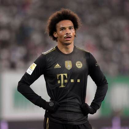 19 11 2021, Football 1 Bundesliga 2021 2022, Matchday 12, FC Augsburg FC Bayern Munich, at WWK Arena Augsburg, Leroy Sane Bayern Munich reflective DFL and DFB regulations prohibit any use of photographs as image sequences and or quasi video