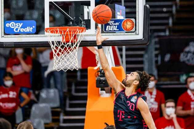 20 Jeremy Morgan Telekom Baskets Bonn Brose Bamberg Telekom Baskets Bonn easyCredit BBL Basketball Bundesliga Season 2021 22 Matchday 8, 19 11 2021 Bamberg, Brose Arena Copyright: DanielxLöb