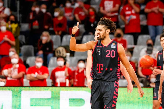 20 Jeremy Morgan Telekom Baskets Bonn Brose Bamberg Telekom Baskets Bonn easyCredit BBL Basketball Bundesliga Season 2021 22 Matchday 8, 19 11 2021 Bamberg, Brose Arena Copyright: DanielxLöb