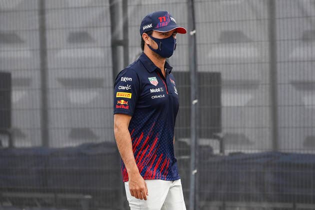 PEREZ Sergio (mex), Red Bull Racing Honda RB16B, portrait during the Formula 1 Ooredoo Qatar Grand Prix 2021, 20th round of the 2021 FIA Formula One World Championship, WM, Weltmeisterschaft from November 19 to 21, 2021 on the Losail International Circuit, in Lusail, Qatar - F1 - QATAR GRAND PRIX 2021 DPPI Panoramic  00121041__B2_3559
