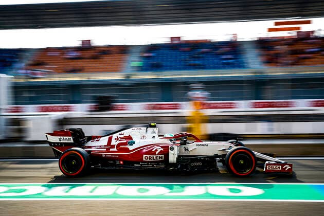 99 GIOVINAZZI Antonio (ita), Alfa Romeo Racing ORLEN C41, action during the Formula 1 Ooredoo Qatar Grand Prix 2021, 20th round of the 2021 FIA Formula One World Championship, WM, Weltmeisterschaft from November 19 to 21, 2021 on the Losail International Circuit, in Lusail, Qatar - F1 - QATAR GRAND PRIX 2021 DPPI Panoramic  00121041__B3_0471.JPG_