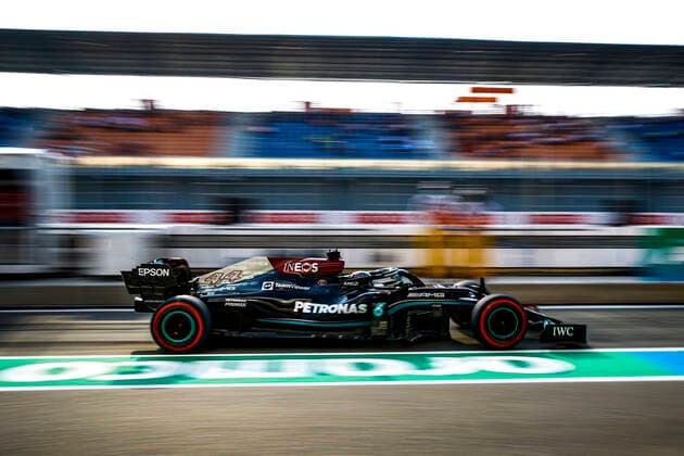 44 HAMILTON Lewis (gbr), Mercedes AMG F1 GP W12 E Performance, action during the Formula 1 Ooredoo Qatar Grand Prix 2021, 20th round of the 2021 FIA Formula One World Championship, WM, Weltmeisterschaft from November 19 to 21, 2021 on the Losail International Circuit, in Lusail, Qatar - F1 - QATAR GRAND PRIX 2021 DPPI Panoramic  00121041__B3_0490.JPG_