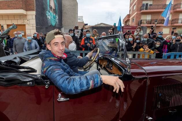 Bilder des Jahres 2021, Sport 11 November Sport Themen der Woche KW46 Spanish Moto3 world champion Pedro Acosta arrives to the Town Hall of his home town Mazarron, Murcia, Spain, where he was thrown a tribute as a recognition to his World Champion title, 20 November 2021. Pedro Acosta, 17, has won his first championship on the first year he started competing. Tribute to Moto3 World Champion Pedro Acosta !ACHTUNG: NUR REDAKTIONELLE NUTZUNG!  Copyright: xMarcialxGuillénx GRAF6754 20211120-4a2bfe6884e28bdd70623e68f637d203ac53b5fd