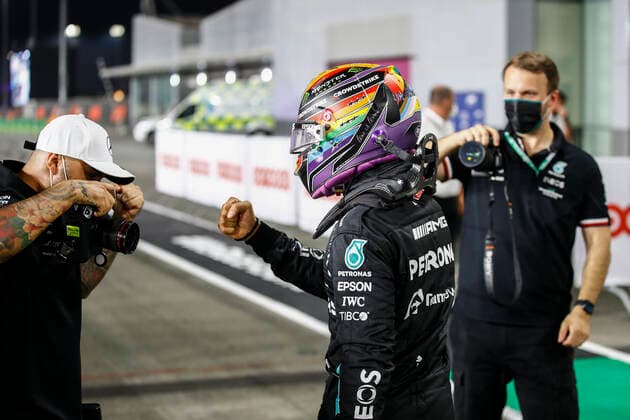 HAMILTON Lewis (gbr), Mercedes AMG F1 GP W12 E Performance, portrait pole position during the Formula 1 Ooredoo Qatar Grand Prix 2021, 20th round of the 2021 FIA Formula One World Championship, WM, Weltmeisterschaft from November 19 to 21, 2021 on the Losail International Circuit, in Lusail, Qatar - F1 - QATAR GRAND PRIX 2021 DPPI Panoramic  00121041__B3_0915