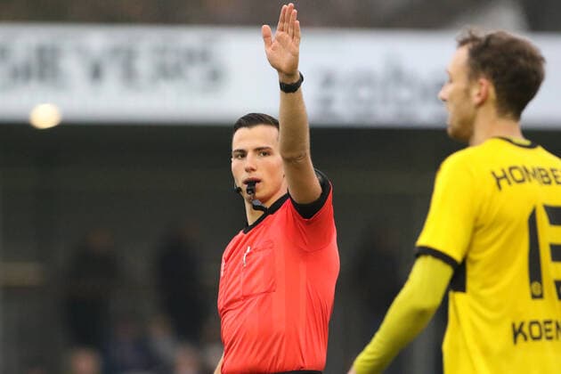 Football Men Season 2021 2021 Regionalliga West 17 Matchday SC Wiedenbrück VfB Homberg on 20 11 2021 at Jahnstadion in Rheda Wiedenbrück Francisco Lahora Chulian referee North Rhine Westphalia Germany