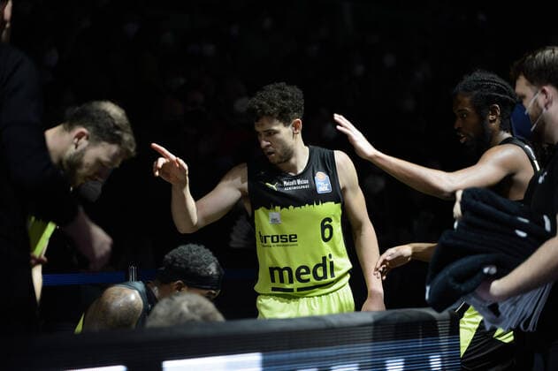 Kevin Wohlrath 6 medi Bayreuth during the game medi Bayreuth vs syntainics MBC Weißenfels Basketball, Bundesliga, 20 11 2021, season 2021 2022, 8 matchday Copyright xErikxHillmer EIBNERx EP EHR medi Bayreuth vs syntainics MBC Weißenfels Basketball, Bundesliga, 20 11 2021, season 2021 2022, 8 matchday Bayreuth Copyright: xErikxHillmer EIBNERx EP_EHR